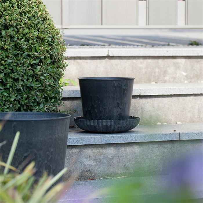 17 Plastic Planter05 17 Plastic Planter05