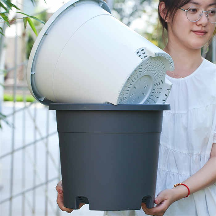 8 Plastic Planter06