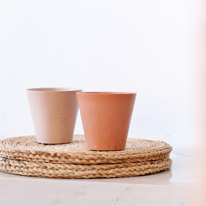 63 Plastic Planter07