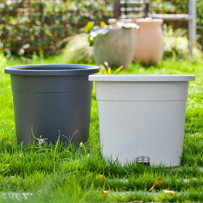 8 Plastic Planter08
