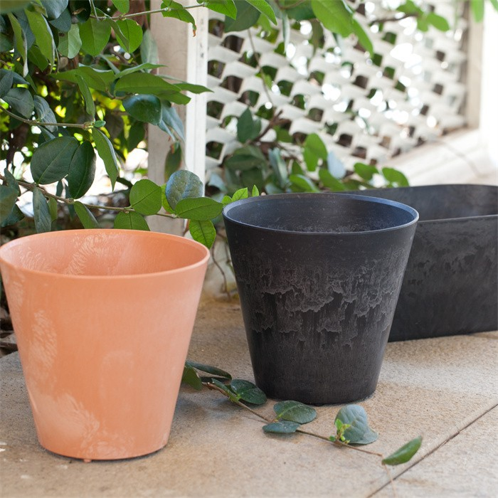 6.3" Plastic Planter