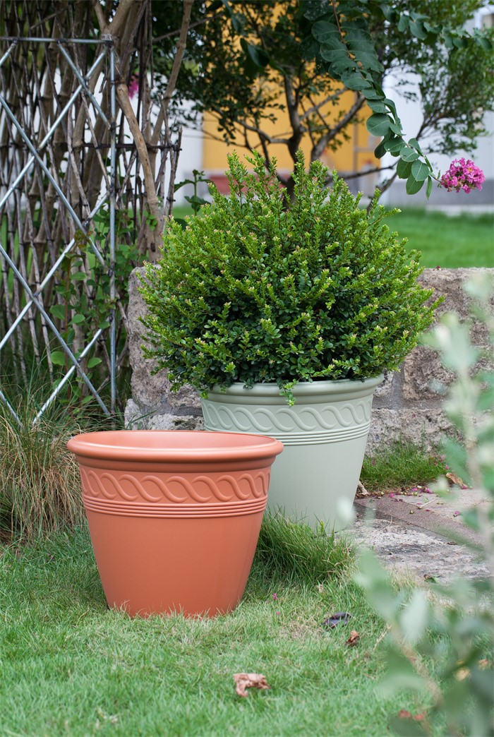 Spiral textured flower containers06