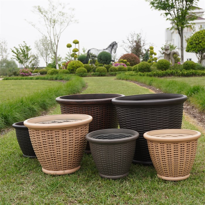 Spray Plastic Flower Pot05