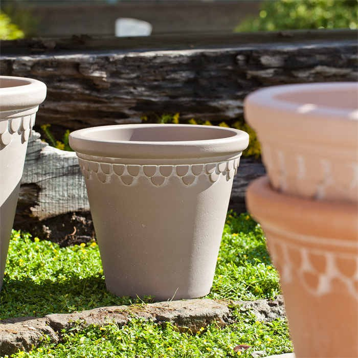 12 Plastic Plant Pot08