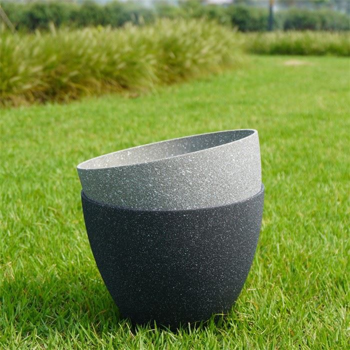 9" Plastic Flower Pot