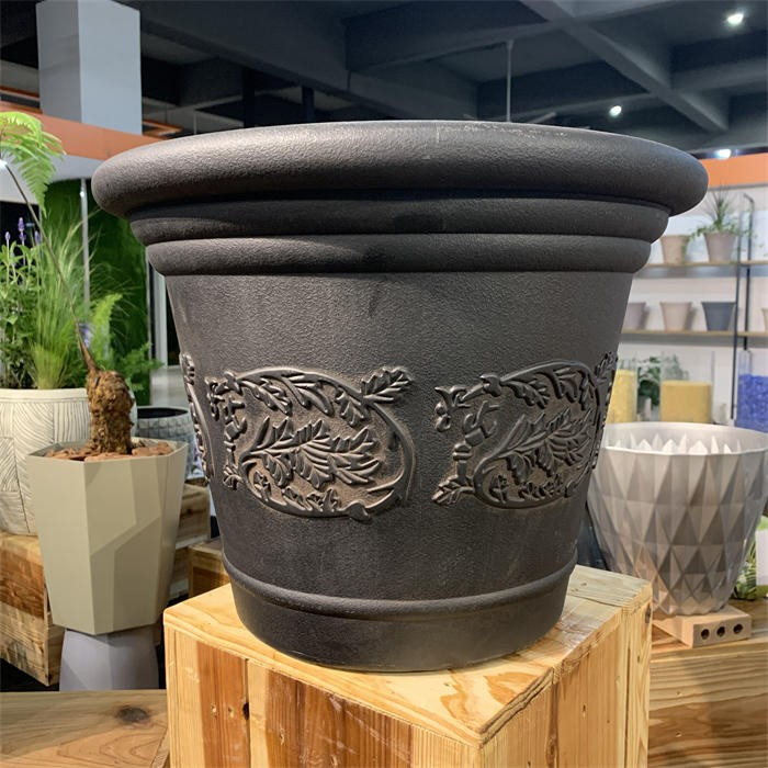 Plastic Retro Flower Vessel