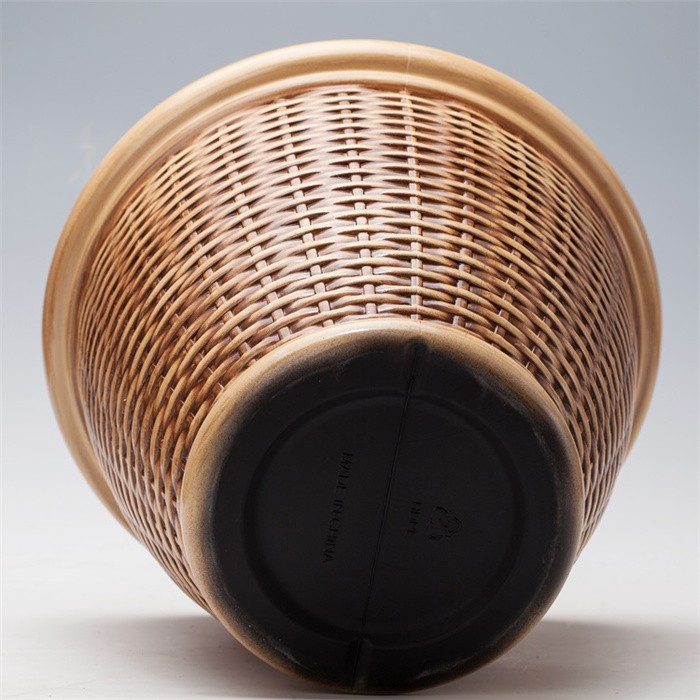 Spray Plastic Flower Pot