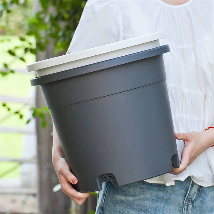 8 Plastic Planter
