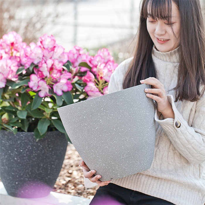9 Smooth Shiny Finish Planters