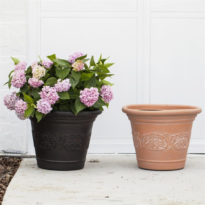 Plastic Retro Flower Vessel