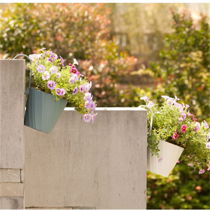 Palstic Hanging Pots