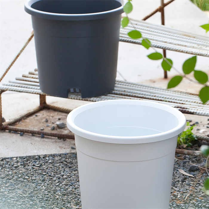 8 Plastic Planter