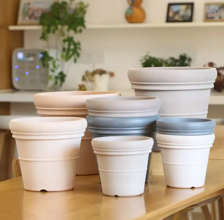 Garden Plastic Plant Pot.png