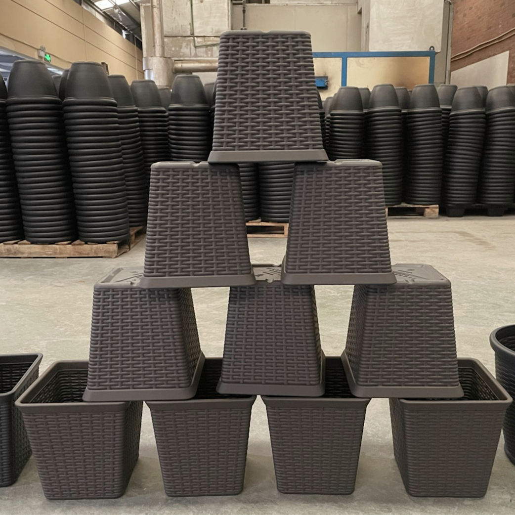 10 Inch HDPE Square Rattan Look Rustic Planter for Shop Display