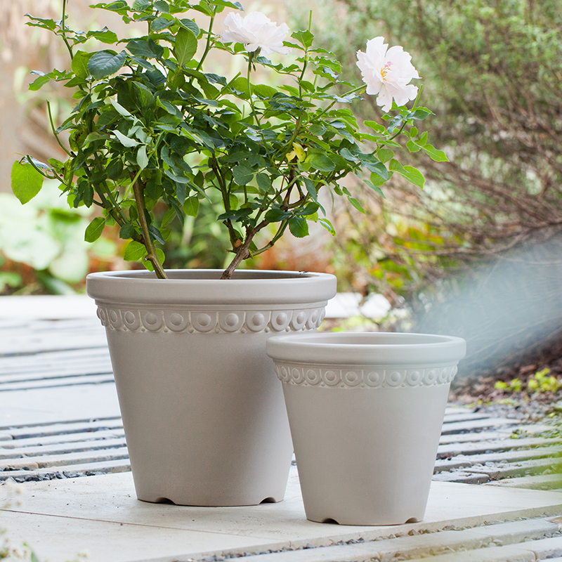 9 Inch HDPE Terracotta Look Classic Plastic Planter for Home Decor
